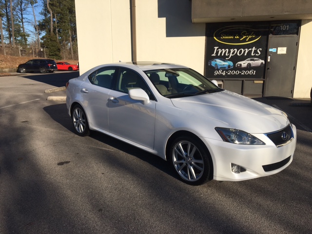 White 2007 Lexus