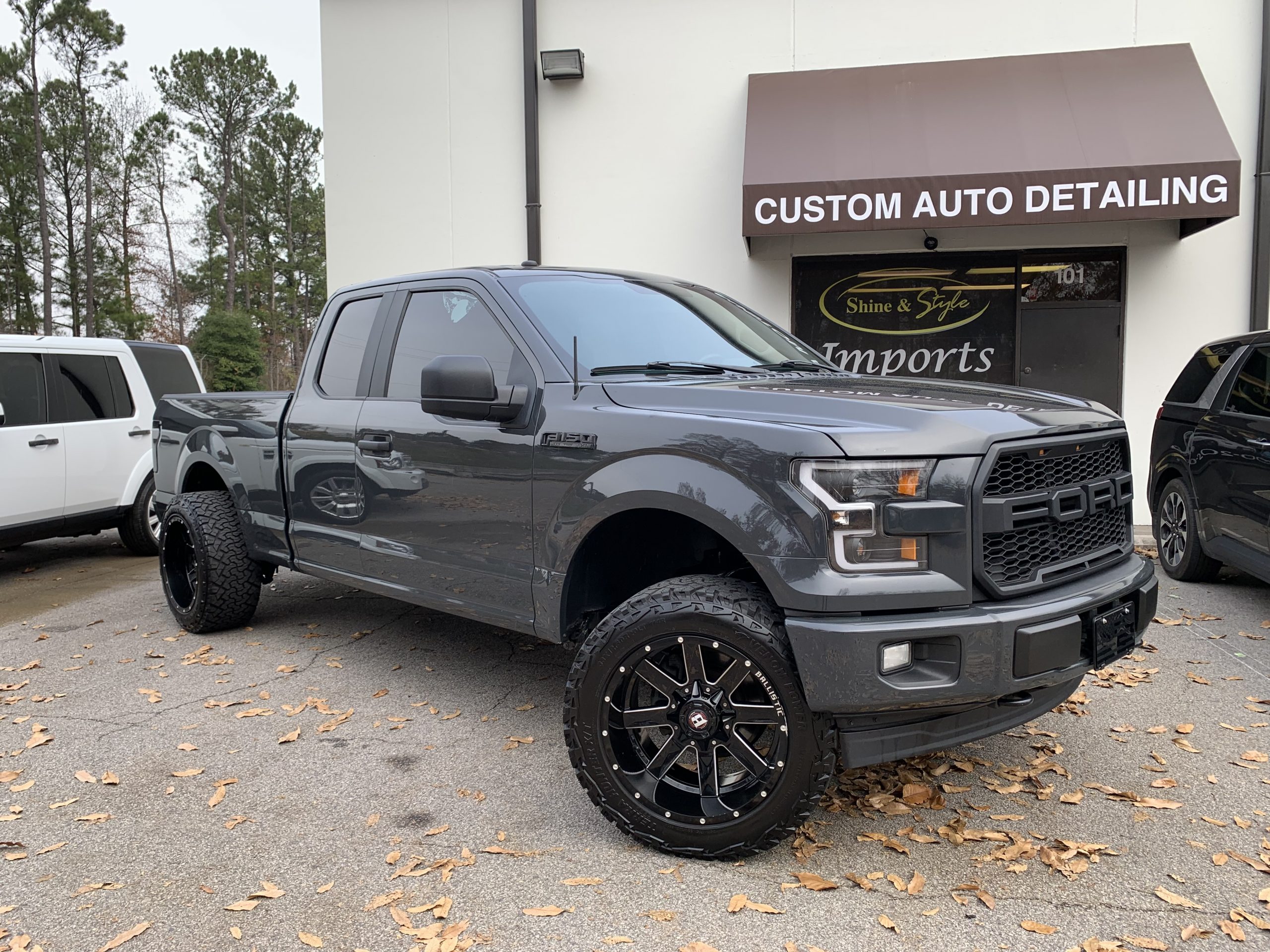 2017 Ford F-150 XL Super Cab 6/12ft with lift kit for sale